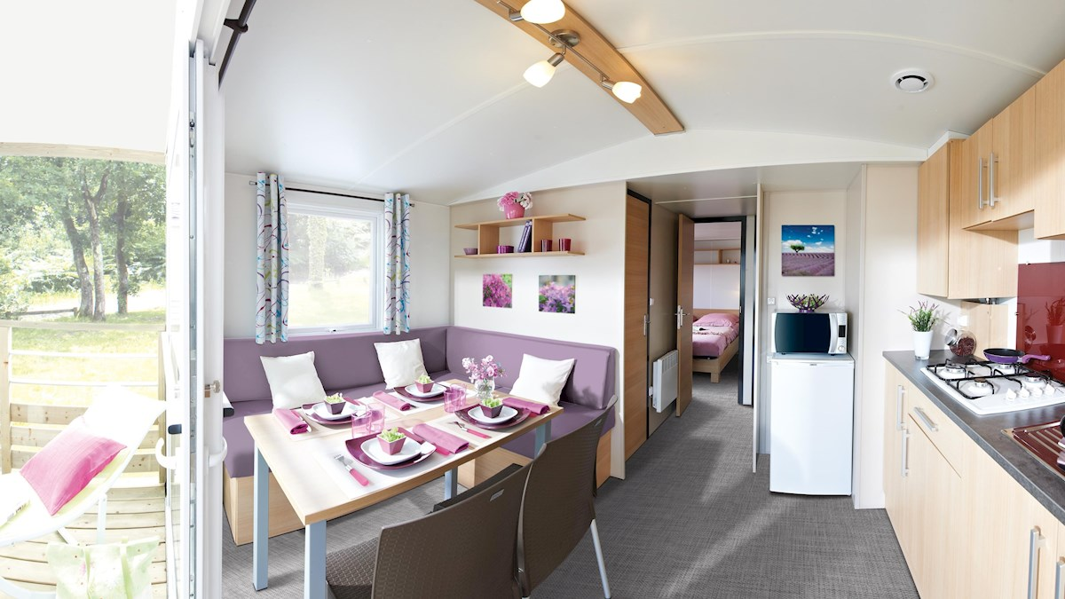 Stue og spiseplads i Elite 79 mobile home